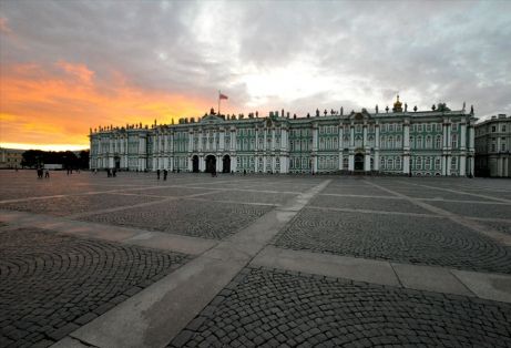 Drymat trocknet nasse Keller der Eremitage in St. Petersburg