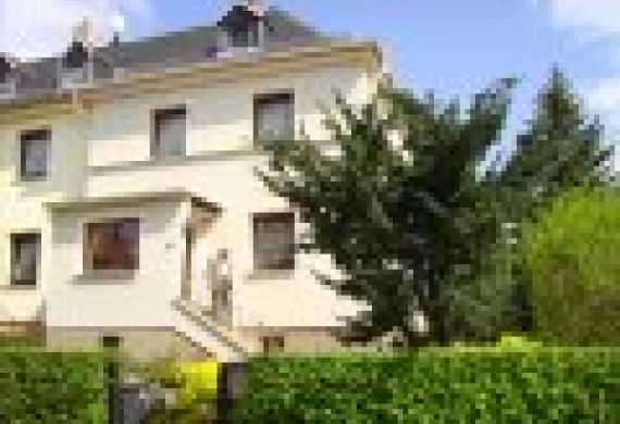 Drymat trocknet die feuchten Wände im Haus von Familie Stopp